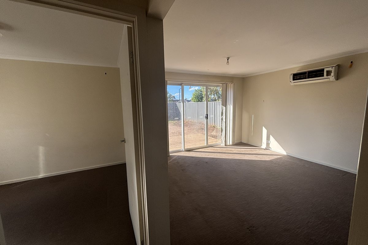 6 Foster Road, Andrews Farm