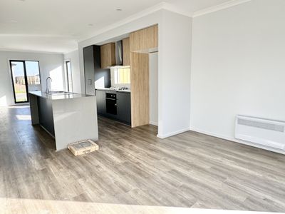 1 Interlaken Avenue, Manor Lakes