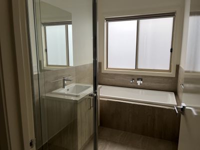 53 Belvedere Drive, Truganina