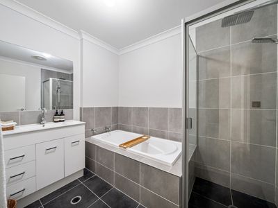13 Morna Place, Coomera Waters