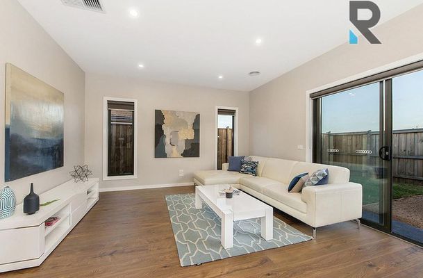 52 Lucy Crescent, Greenvale