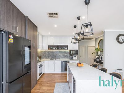 2 / 6 Bruning Road, Manning