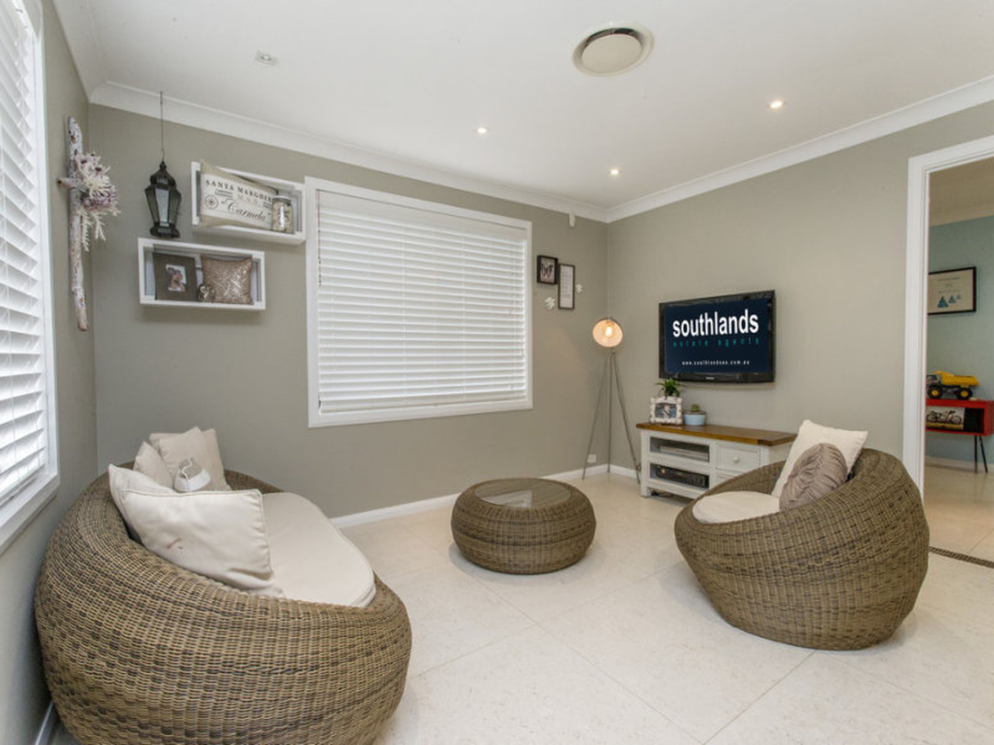 5 Woburn Place, GLENMORE PARK