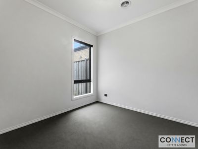 10 Wilton Street, Cranbourne West