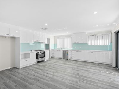 2 / 68 Pur Pur Avenue, Lake Illawarra