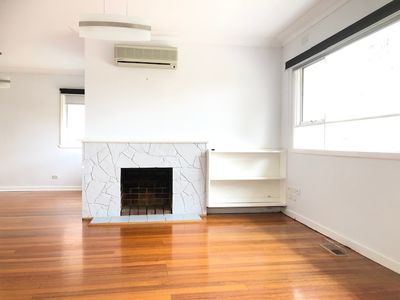 126 Huntingdale Road, Mount Waverley