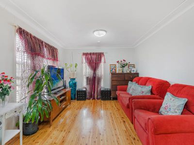 30 Hilltop Crescent, Campbelltown