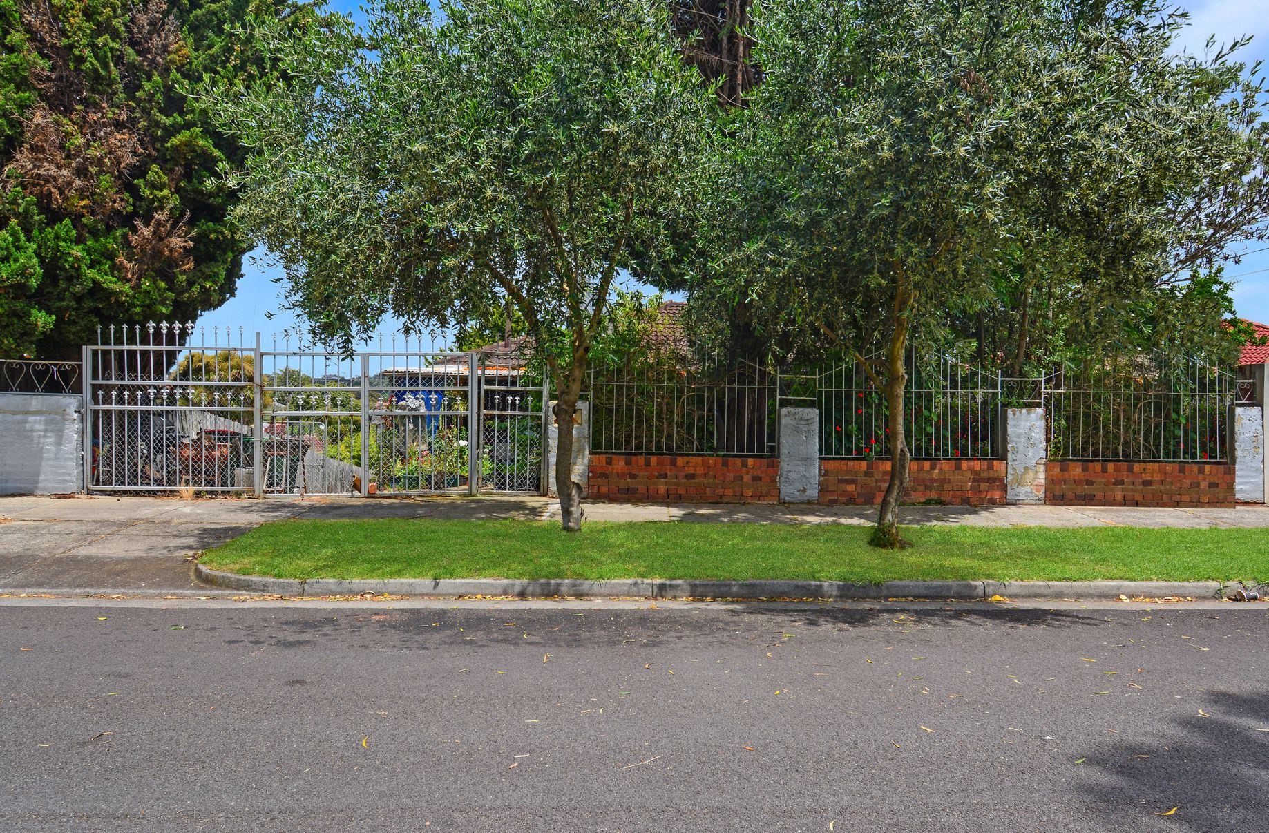 1-3 Cross Terrace & 79 Valley Crescent, Glenroy, Glenroy - Thumbnail 3
