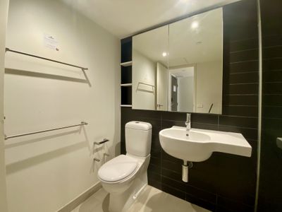 1020 / 572 St Kilda Road, Melbourne