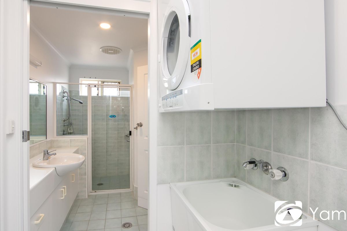 9 / 17A Beach Street, Yamba