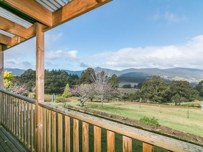 17 Crouches Hill Road, Lucaston