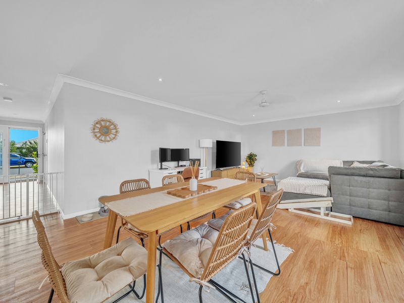 2 / 56 Lakeside Drive, Emerald