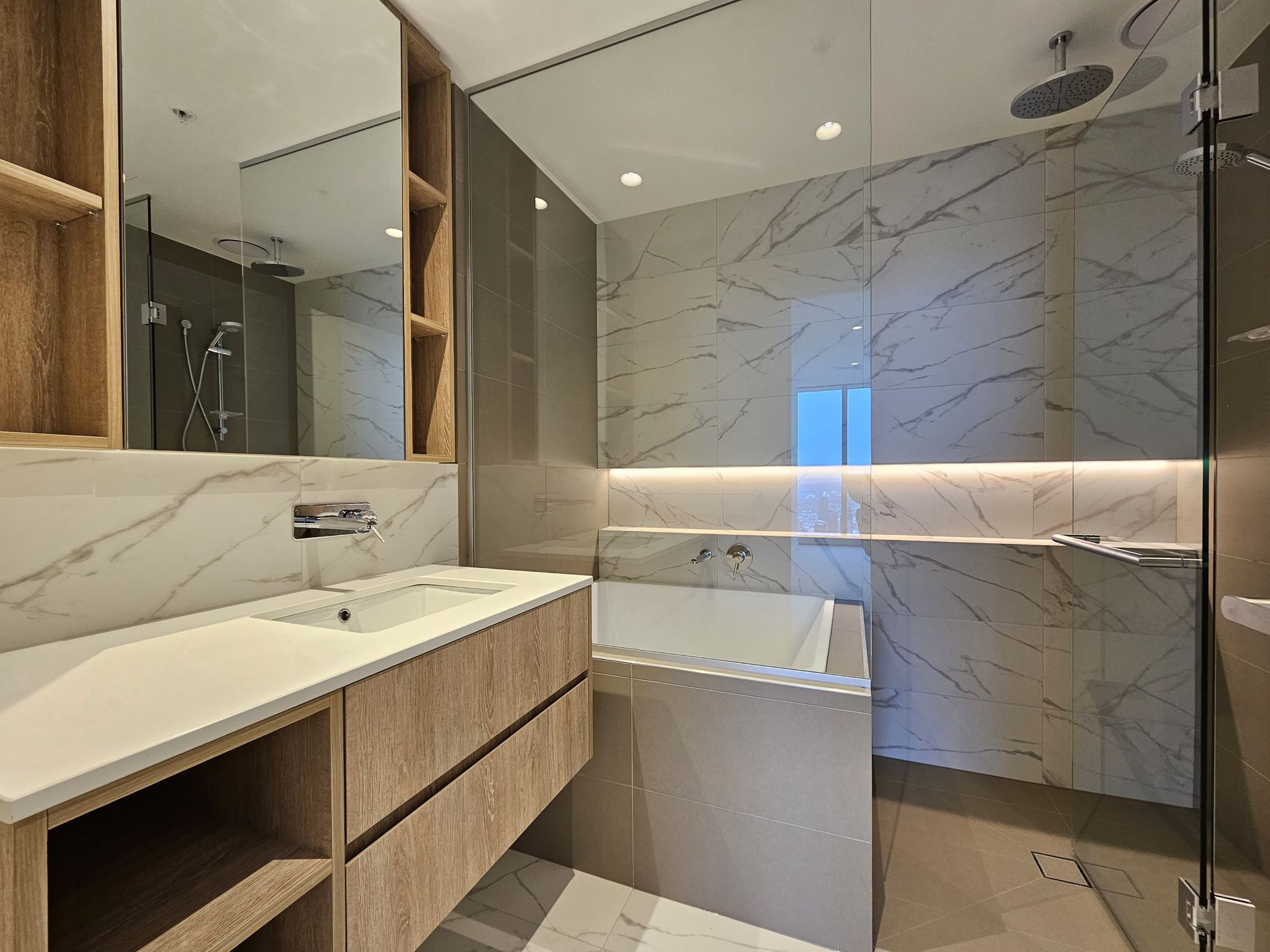 5801 / 648 Lonsdale Street, Melbourne