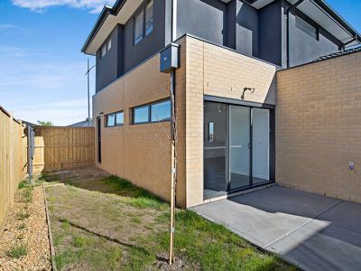 2 / 8 Mountview Drive, Diggers Rest