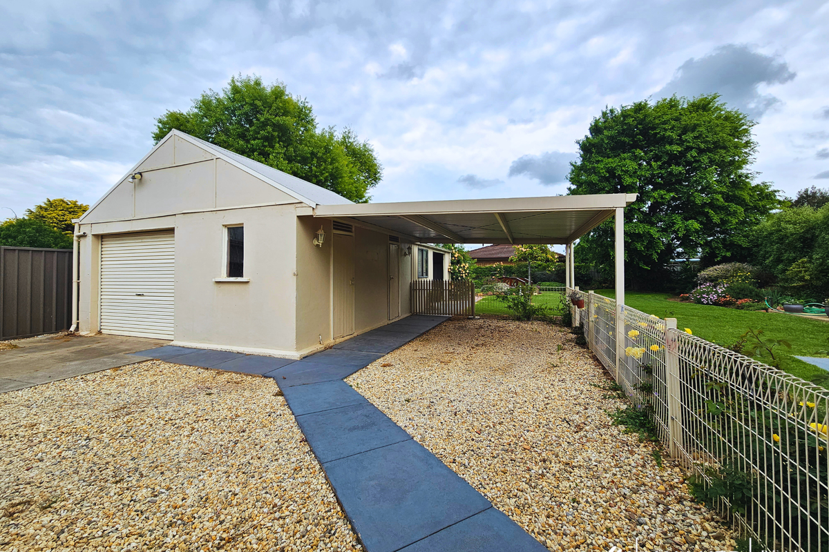 16 Saunders Street, Kyabram