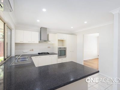 12 Mitchell Pl, Forest Lake