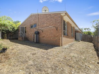 2 / 30 Clarey Avenue, Seymour