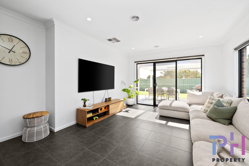 6 Willowbank Court, Epsom