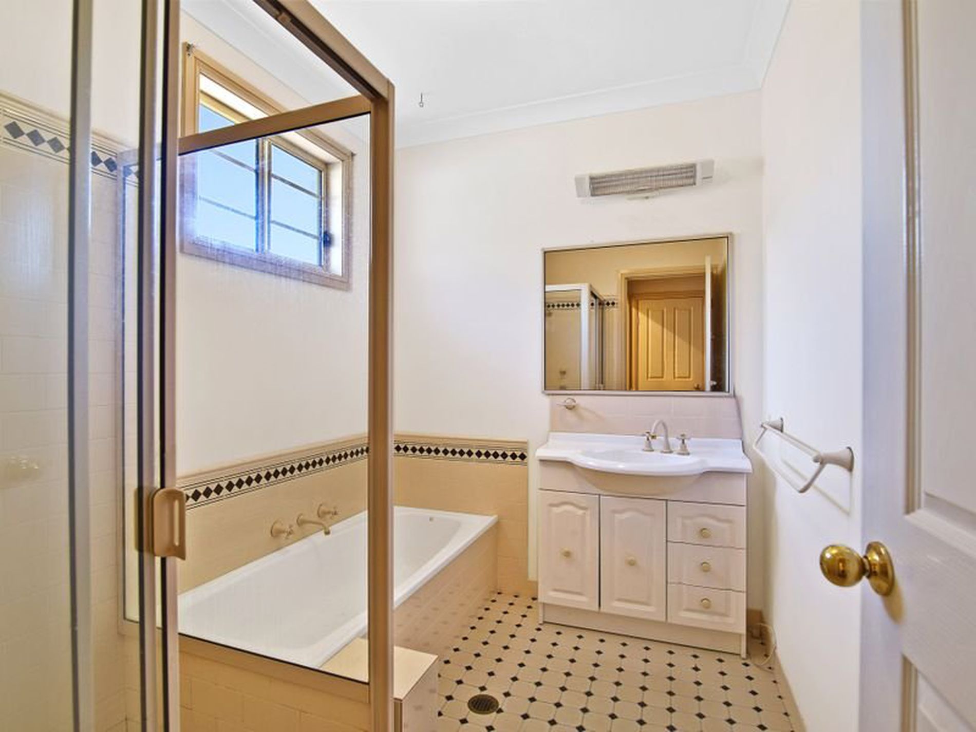 2A / 5-15 William Street, Botany