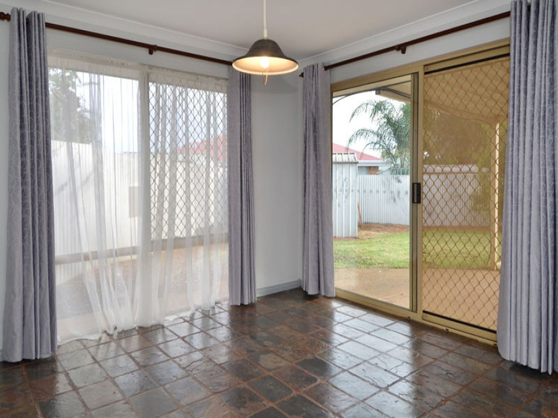 8B Siberia Close, Hannans