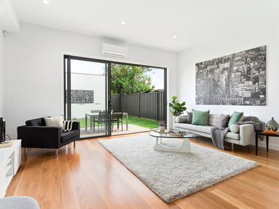 1 / 4 BOYD STREET, Altona