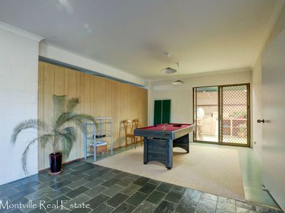 152-166 Western Avenue, Montville