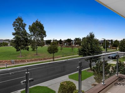27 Strikeline Crescent, Clyde North