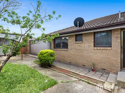 84 Loch Road, Dandenong North