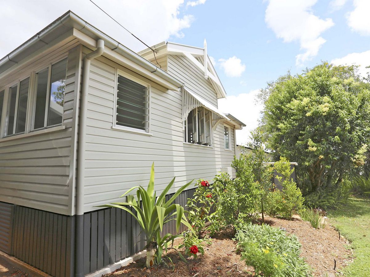9 Downing Street, Malanda