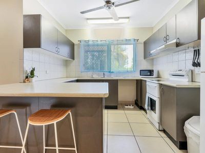 2 / 3 Priore Court, Moulden
