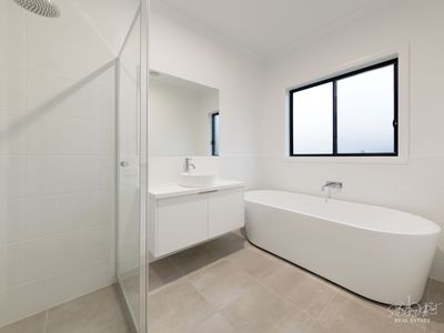 14 BAKER STREET, Tangambalanga