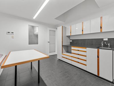 106-108 Bowen Street, Spring Hill