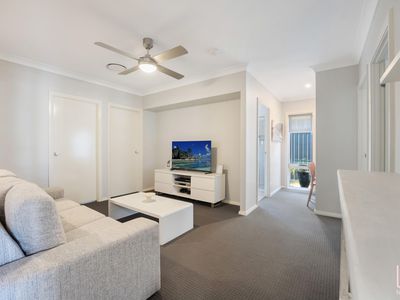 5 Jasper Avenue, Hamlyn Terrace