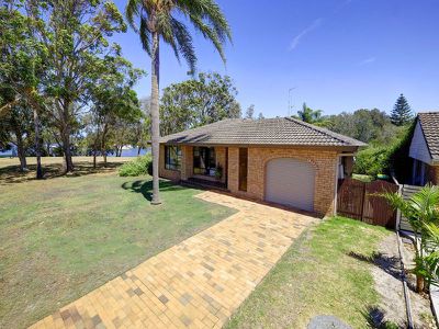 1 Sirius Key, Forster