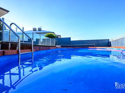 17 Armstrong St, Halls Head