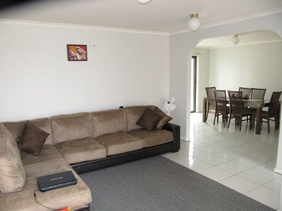 2 / 3 Warrenwood Avenue, Hoppers Crossing