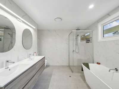 105 Shaws Road, Merton
