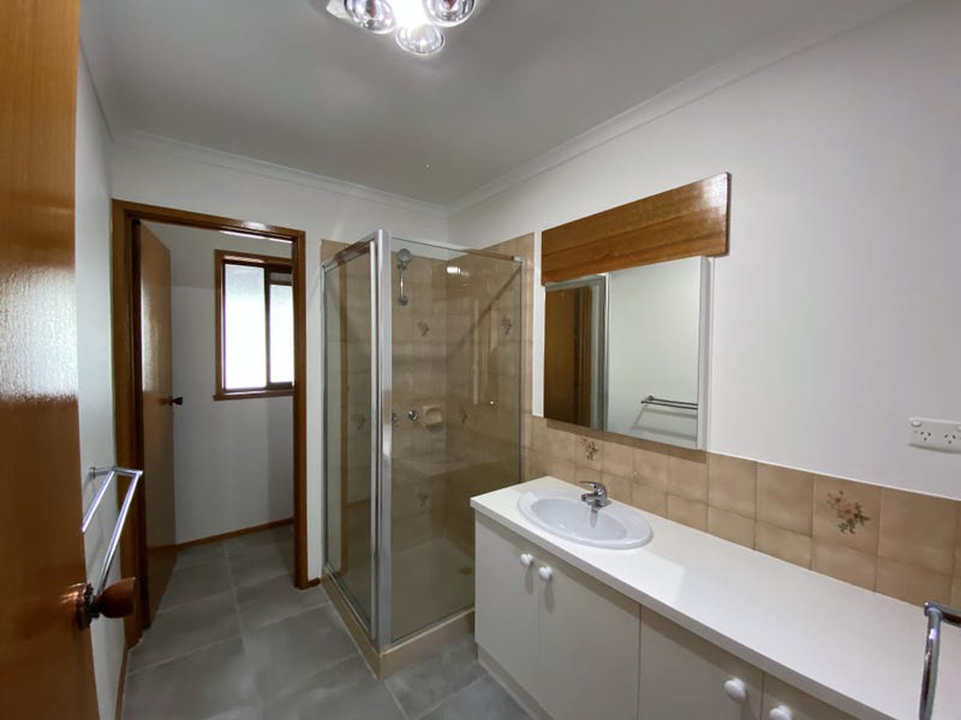 4 Royal Crescent, Hamlyn Heights