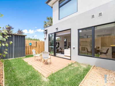7 / 5 Sylvanwood Crescent, Narre Warren