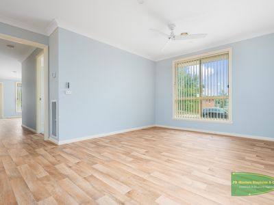 9 Darwin Drive, Llanarth