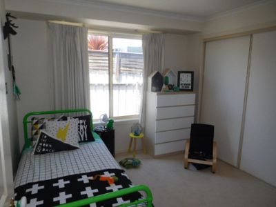 19 Decastella Drive, Horsham