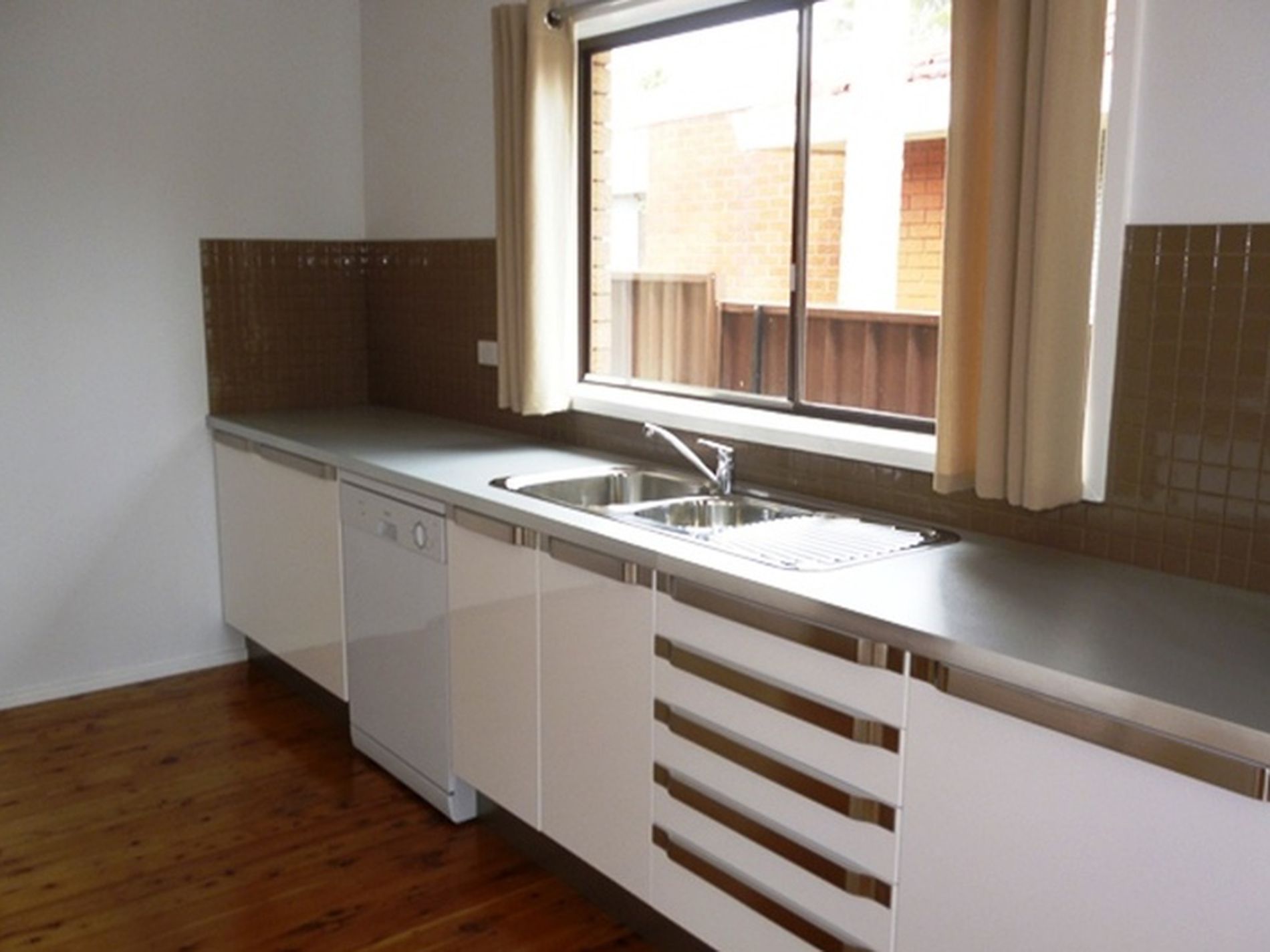 221 Reddall Parade, Mount Warrigal