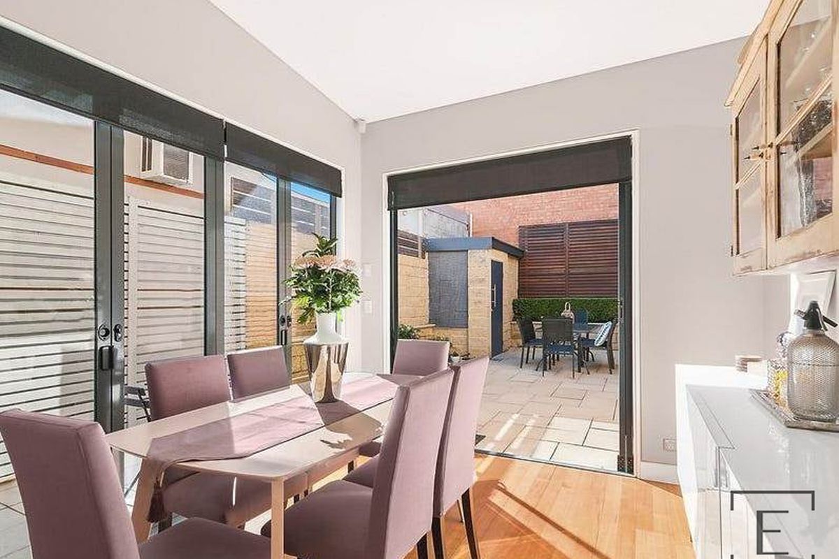 21 Hilly Street, Mortlake