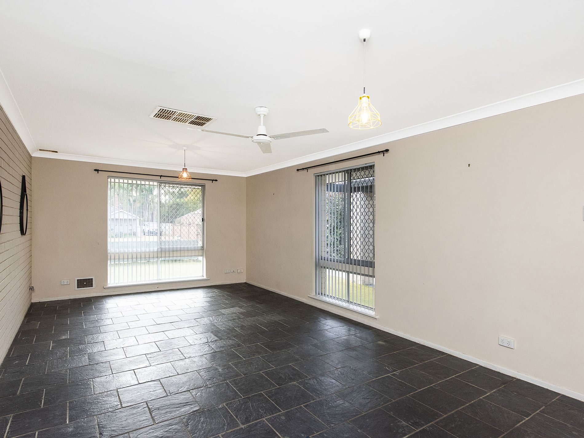 99 Queens Road, South Guildford