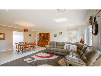 36 Torryburn Way, Dubbo