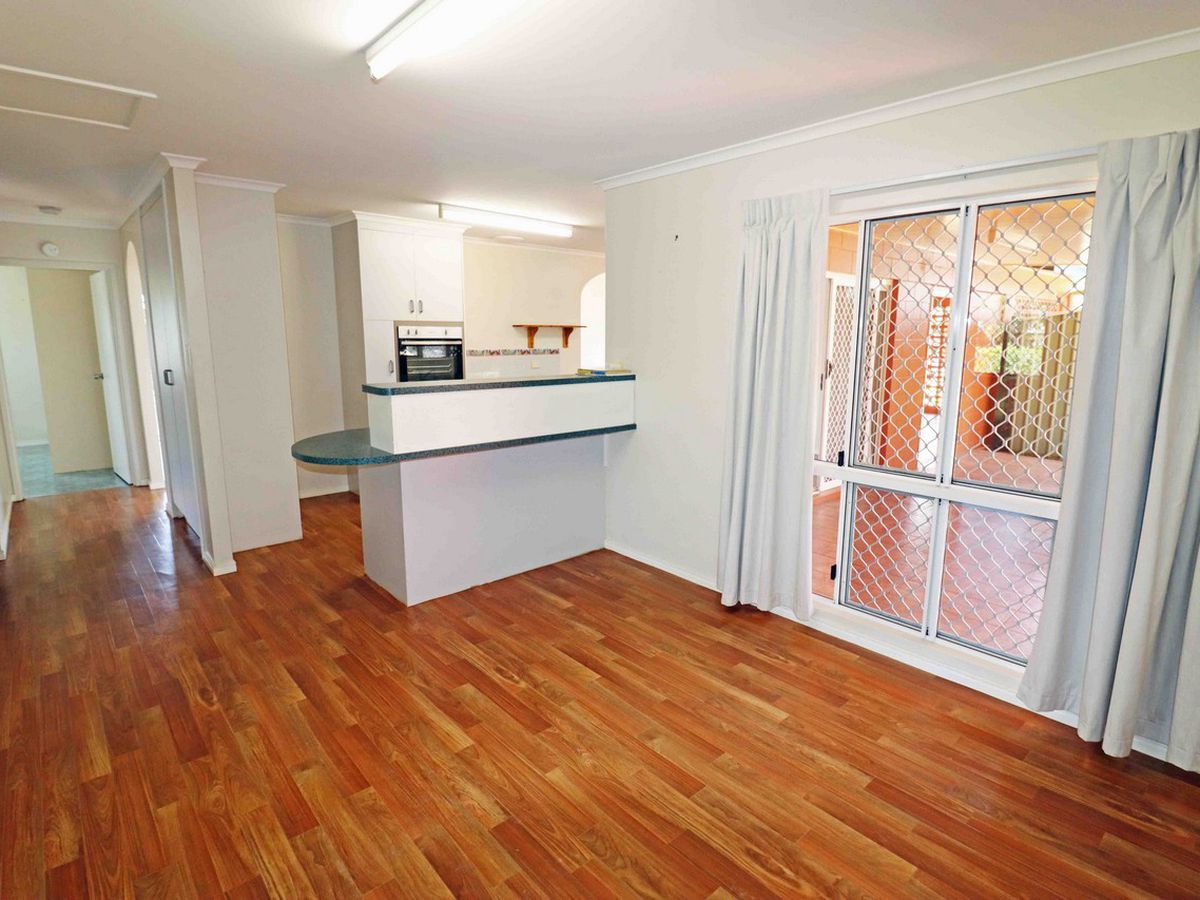1 Paula Close, Atherton