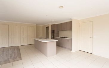 4 Gareth (Patrick) St, Cranbourne East