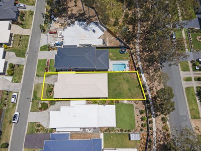 10 APRIL CRESCENT, Bridgeman Downs