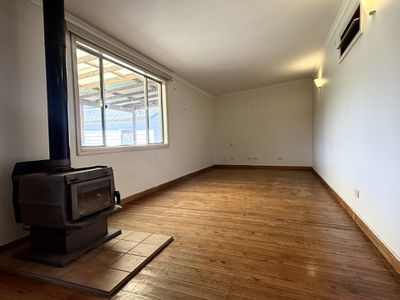 8 Oxford  Street, Forbes