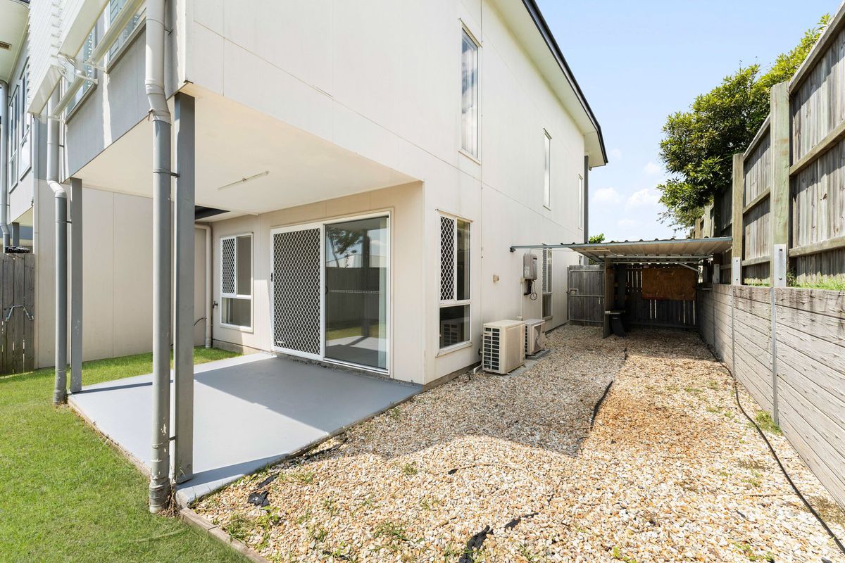 4 Larcom Crescent, Redbank Plains